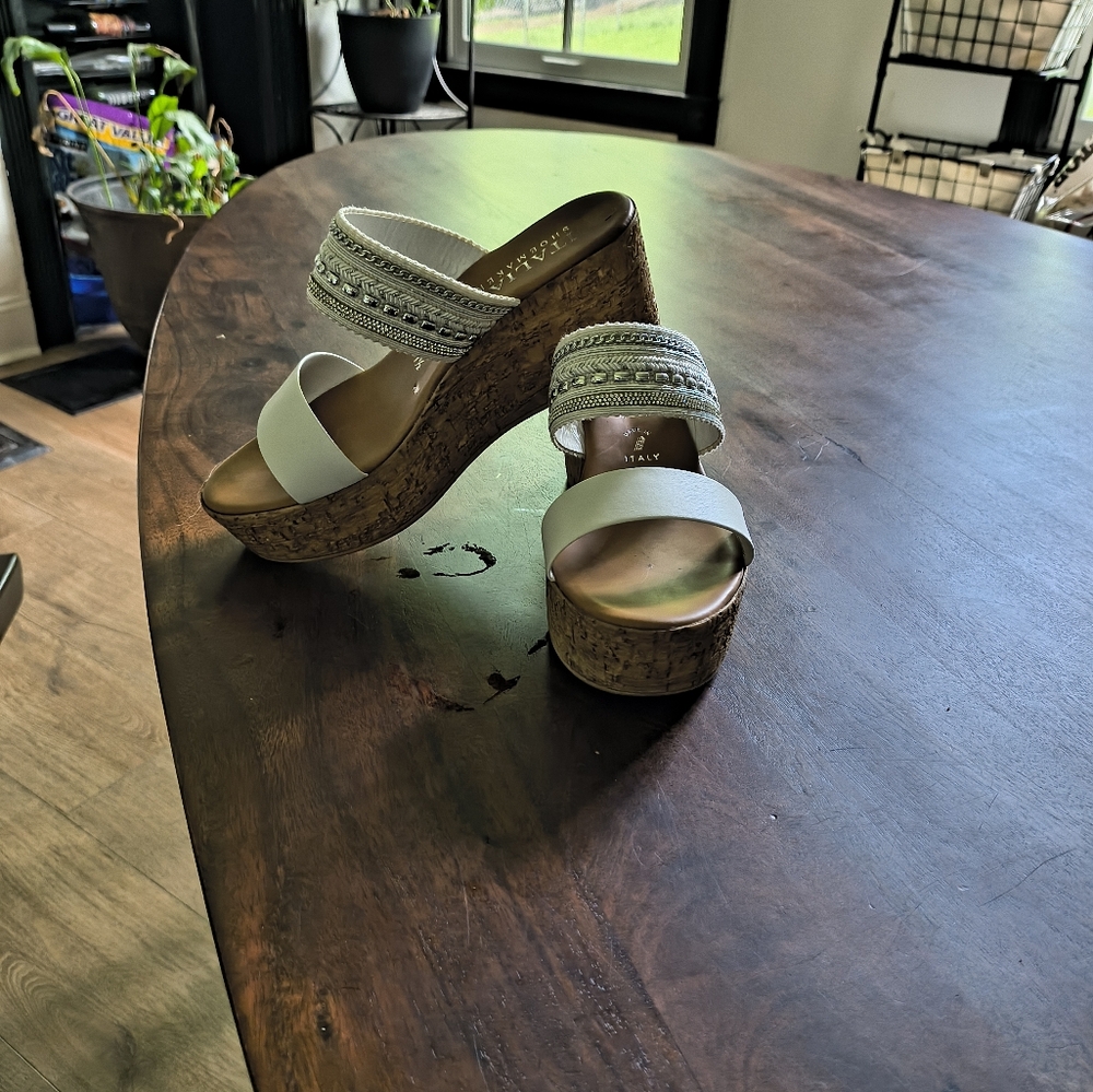 Stylish Women's Wedge Sandals - Cream